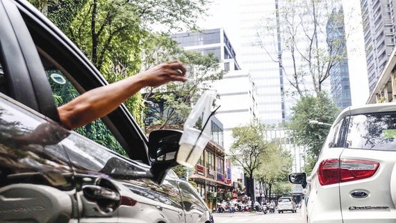 亂丟垃圾者應被罰公益勞動。