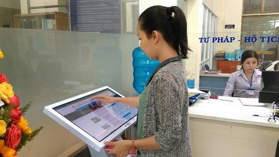 透過第十郡各個坊的網站，民眾使用在線公共服務時更加順利。