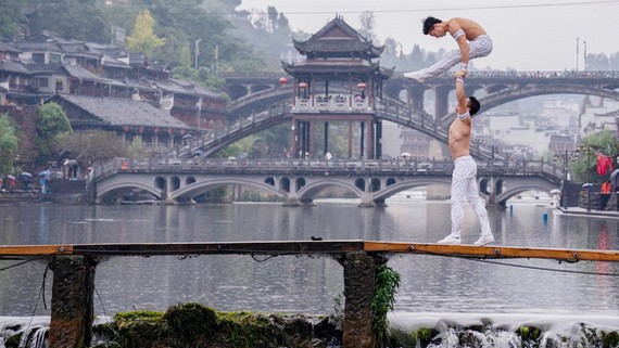 “雜技王子”精彩表演組圖。