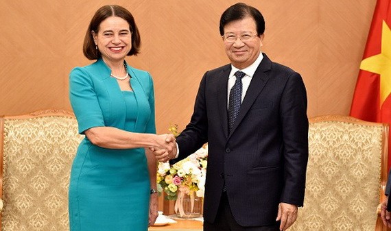 政府副總理鄭廷勇（右）接見澳大利亞特命全權大使羅賓‧路易士‧穆迪。（圖源：VGP）