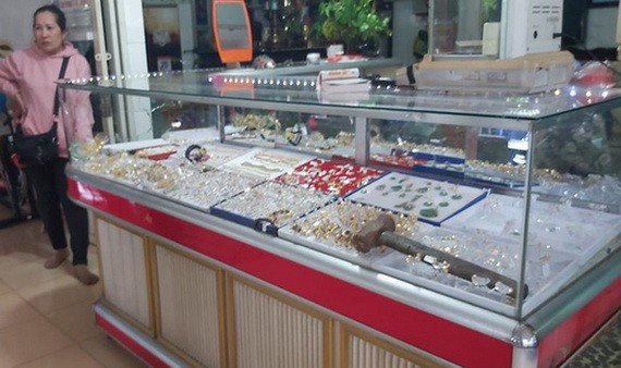 遭劫的金舖。（圖源：VNE）