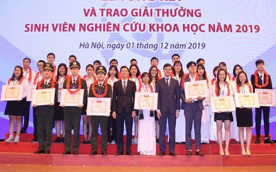 2019年“大學生科研獎”頒發儀式。（圖源：教育與培訓部）