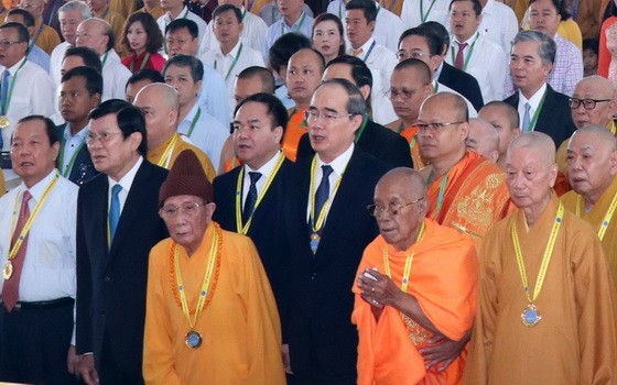 市委書記阮善仁（中）出席紀念儀式。（圖源：越通社）