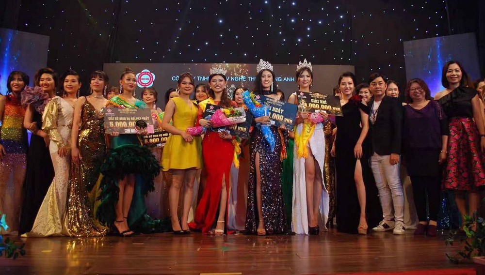 “越華女生選美大賽＂圓滿成功  安江省佳麗魏寶珍奪冠 ảnh 2