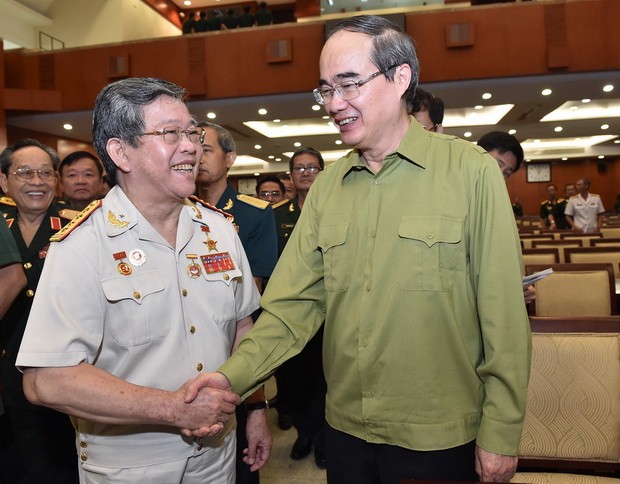 高級將領軍官是年輕人奮鬥學習榜樣 ảnh 1