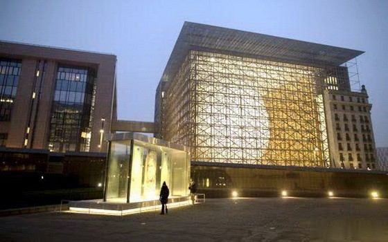 歐盟總部大樓被爆料非法移民工參與承建。（圖源：互聯網）