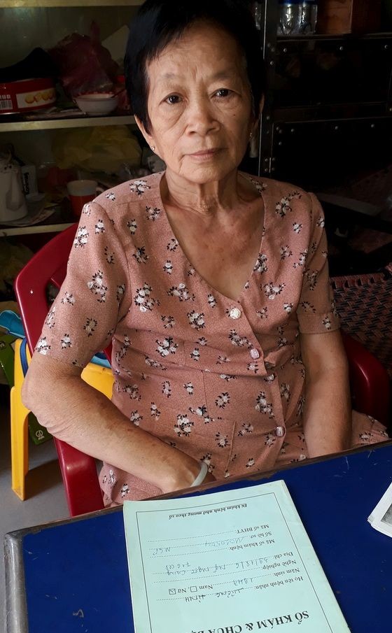 老婦患病多年行走困難的梁玲