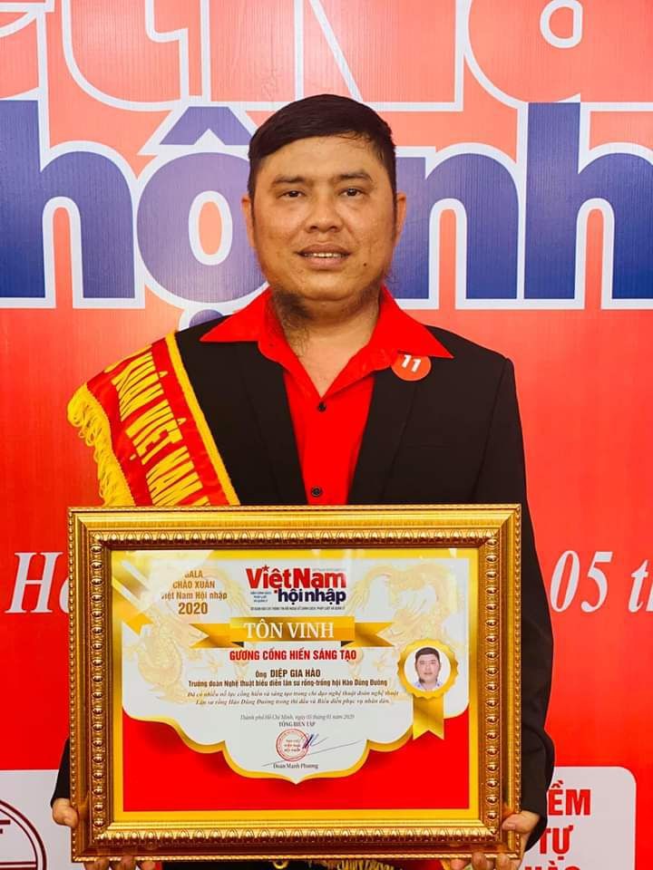 華人藝人葉家豪獲藝術創作貢獻模範獎 ảnh 1