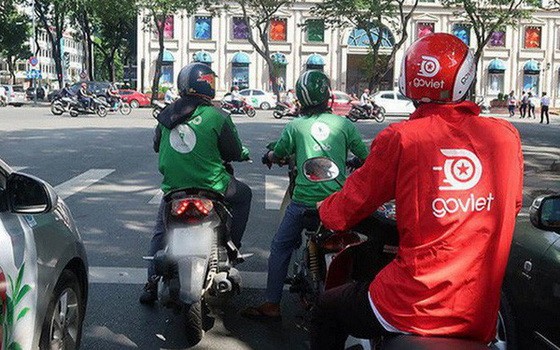 “摩的”司機。