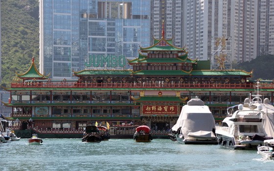 珍寶海鮮舫傳裁員逾半，並縮短營業時間。（圖源：互聯網）