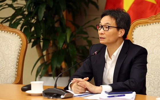 政府副總理、社會經濟小組常務組長武德膽主持會議。（圖源：VGP）