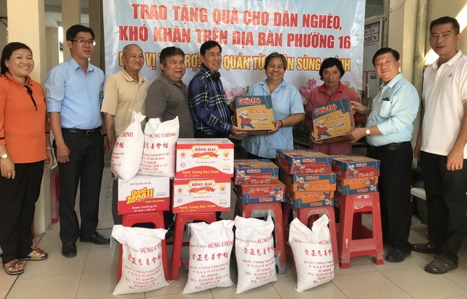 關照孤寡長者及窮人歡度春節 ảnh 2