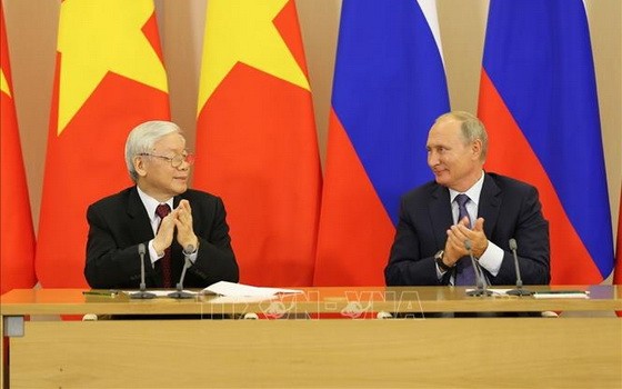 黨中央總書記、國家主席阮富仲（左）與俄羅斯總統普京。（圖源：越通社）
