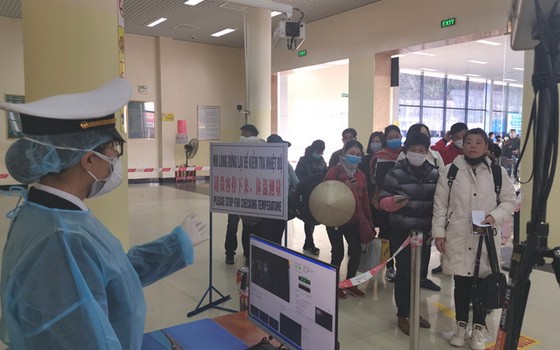 經芒街國際口岸入境者全須進行14日隔離規程以觀察體康情況。（圖源：呂義孝）