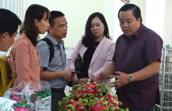 各代表商討對策。（圖源：山林）