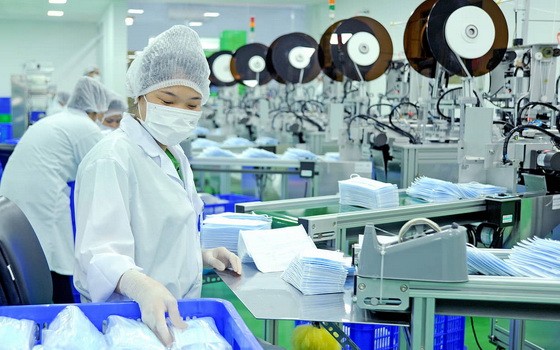 各企業加快口罩生產速度。（圖源：互聯網）