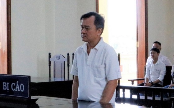 被告人楊文能出庭受審。（圖源：法律報）