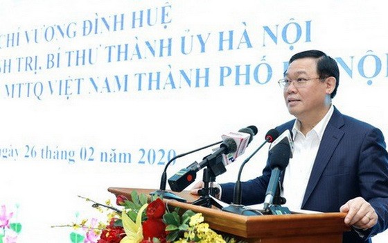 河內市委書記王廷惠在會上講話。（圖源：明慶）