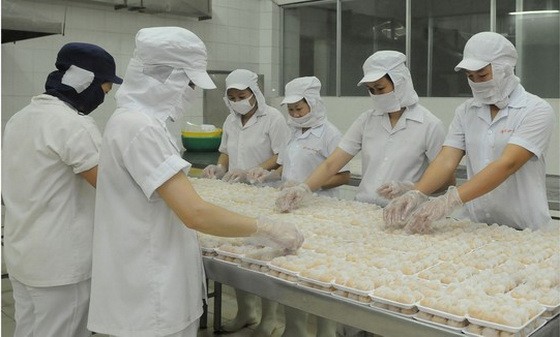 本市許多食品加工企業提高產量。