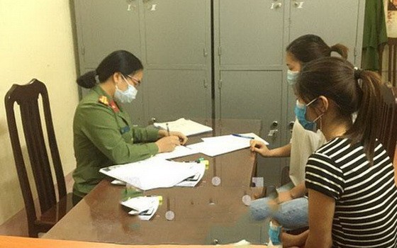 公安關機傳召兩名在臉書上散佈失實資訊的女性。（圖源：首都安寧報）