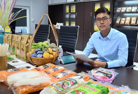 黎維全和其研製的獨特產品。