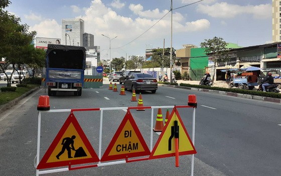 自本月21日起，將限制汽車從第一郡孫德勝街左拐阮友景街。（圖源：周俊）