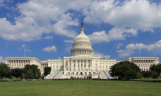 美國國會參議院當地時間25日晚全票通過2萬億美元經濟刺激方案，應對新冠肺炎疫情。圖為美國國會大廈。（圖源：互聯網）