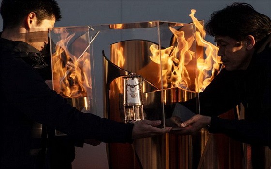 奧運聖火從下個月開始在2011年受地震和海嘯影響最嚴重的福島縣的國家足球訓練中心展覽，一個月後將運抵東京。（圖源：AFP）