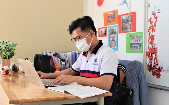 大學生在線上學習。（示意圖源：田升）