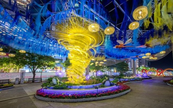 圖為2020庚子年阮惠春花街夜色一瞥。（圖源：N.H）