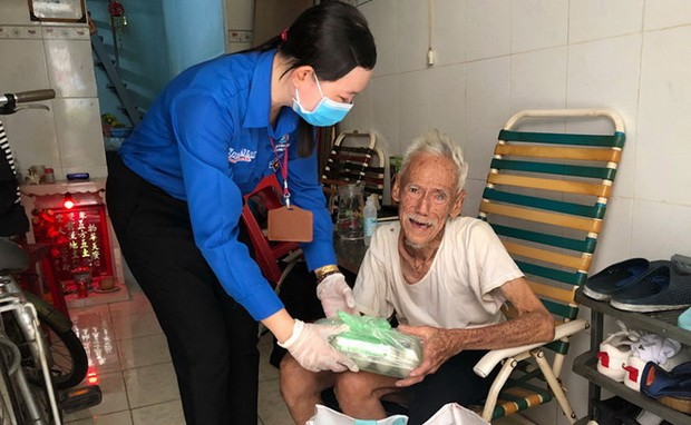 為貧困者解衣推食 ảnh 1