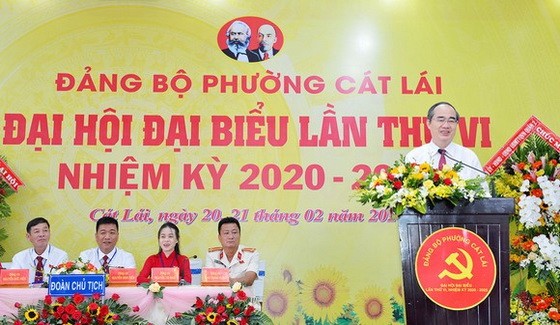 市委書記阮善仁在桔萊坊2020-2025年任期黨部代表大會上發表指導意見。