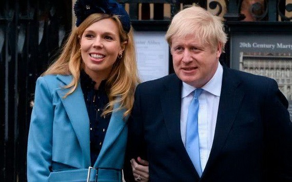 英國首相約翰遜與未婚妻凱莉‧西蒙茲。（圖源：互聯網）