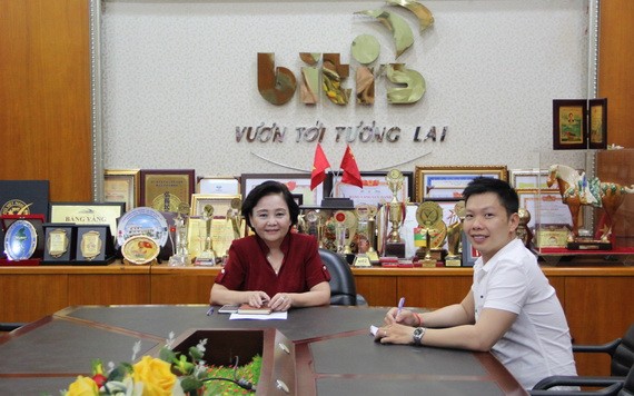 作者採訪平仙公司總經理賴謙。