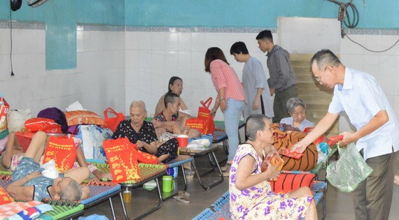 得到各界讀者及社會人士長期捐助，本報每年的慈善活動支出達60億元。