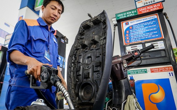 汽油售價不斷下調。（圖源：互聯網）