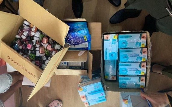 被查獲的來歷不明防疫商品。（圖源：劉莉）