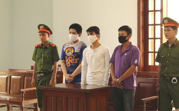 出庭受審的3名被告人。（圖源：忍南）