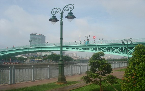 古式的鐵橋已是人們喜愛的「打卡」 熱點。