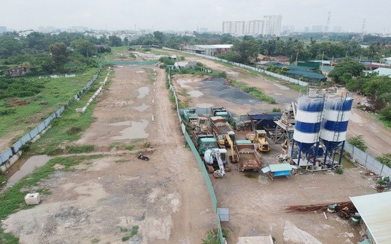 場地清拆及手續的羈絆成為本市各重點交通工程的阻力。圖為位於守德縣路段的環市二路第三階段的交通工程項目。（圖源：高昇）