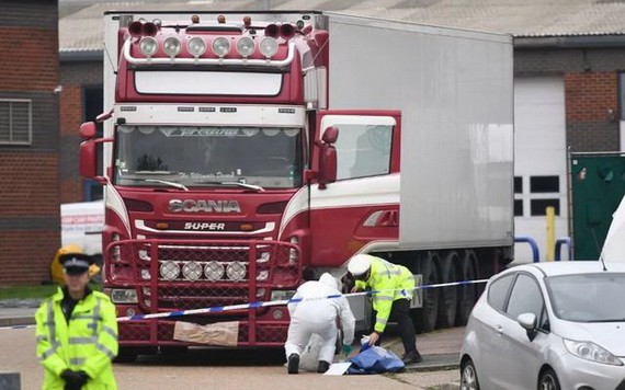 英國貨車慘案現場圖。（圖源：互聯網）