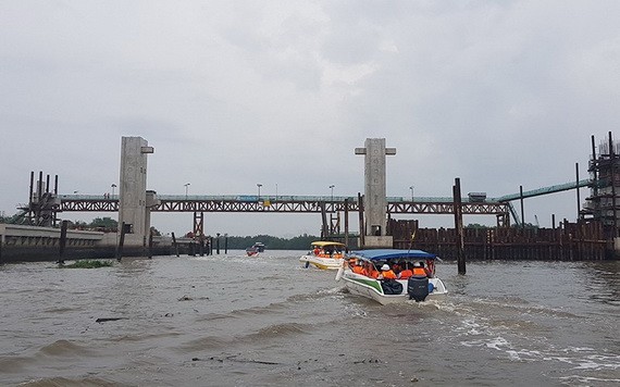 經費達1萬億元、設有多個擋潮閘的項目漸形成。 