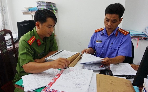 市社保機關經理潘文敏：從2018年至今，市社保機關已將拖欠社保金的85家企業卷宗轉至公安機關，並建議按《刑法》第二百一十六條處置。（示意圖源：田升）