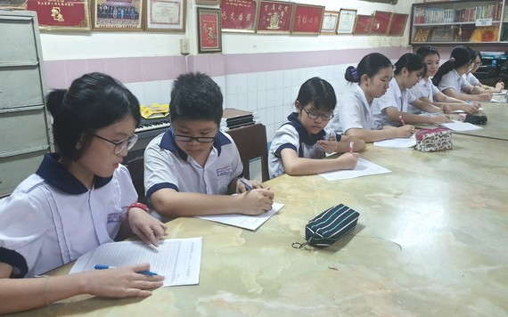 啟秀華文中心舉辦的2020年學生作文比賽一瞥。