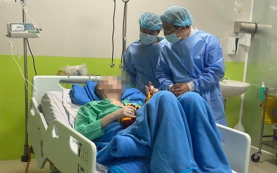 患者與醫生交談。（圖源：太平）