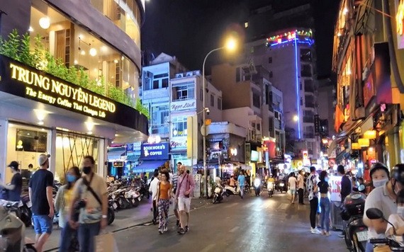 圖為本市第一郡裴援步行街夜色一瞥。（圖源：TNO）