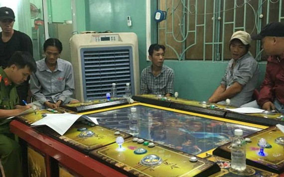 特任刑警檢查第一郡捕魚遊戲地點。