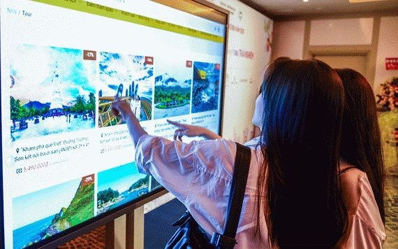 各家企業於放寬社會隔離後推出旅遊行程。