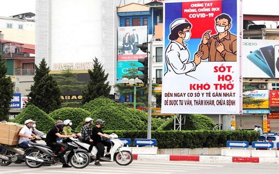 在河內街上有關防範新冠肺炎的宣傳畫。