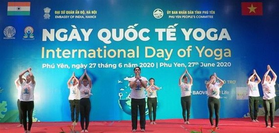 在富安省舉行的國際瑜伽日活動。（圖源：互聯網）